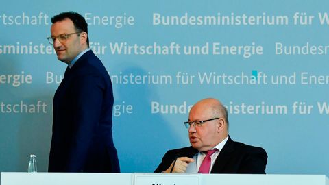Bundesgesundheitsminister Jens Spahn (l.) und Bundeswirtschaftsminister Peter Altmaier (beide CDU)