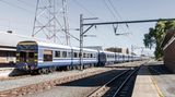 Der Blue Train besteht aus bis zu 18 Wagen mit einer Länge von 400 Metern. Im Bild der Panormawagen am Ende des Zuges.