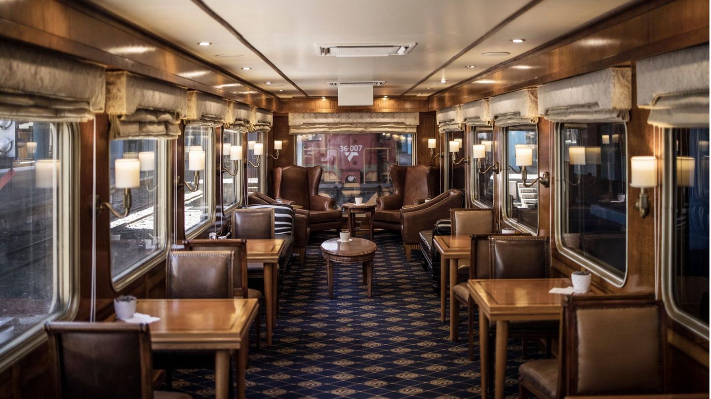 Einer der beiden Aussichtswagen. Seit 1923 verkehrt der Blue Train, der zu den luxuriösesten Zügen der Welt gehört.