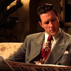 Die Serie "Mob City" zeigt den letzten Moment von Bob Siegel. Daneben das Tatortfoto des LAPD.