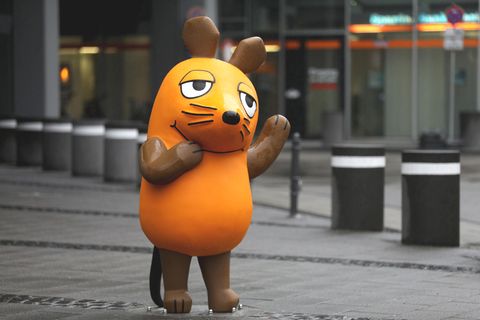 Sendung mit der Maus: Wie kommen die Löcher in den Käse? Glückwunsch, liebe Maus, zum 50. Geburtstag!