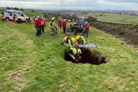 Das Loch war den Angaben zufolge rund 18 Meter tief
