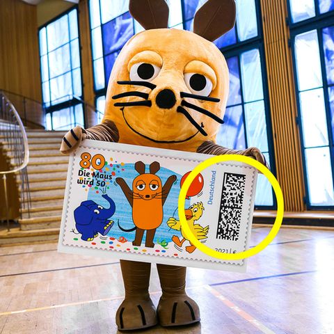 Sonderbriefmarke zum 50-jährigen Jubiläum der "Sendung mit der Maus" mit Matrixcode
