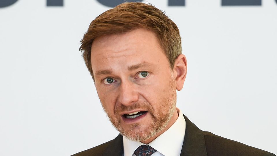 FDP-Chef Christian Lindner äußert sich im ntv-Frühstart zur sogenannten Masken-Affäre (Symbolbild) FDP-Chef Christian Lindner äußert sich im ntv-Frühstart zur sogenannten Masken-Affäre (Symbolbild)