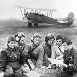 Die Maschinen hatten keine Kanzel, die Frauen saßen im Freien.