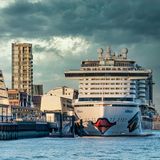 Die "Aida Perla" von Aida Cruises hatte am Cruise Center Altona im Hamburger Hafen festgemacht
