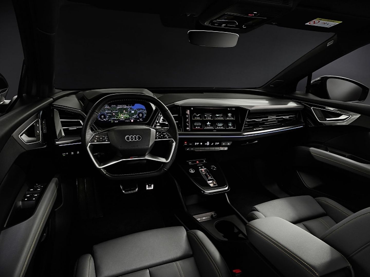 Das Cockpit ist sportlich ausgelegt