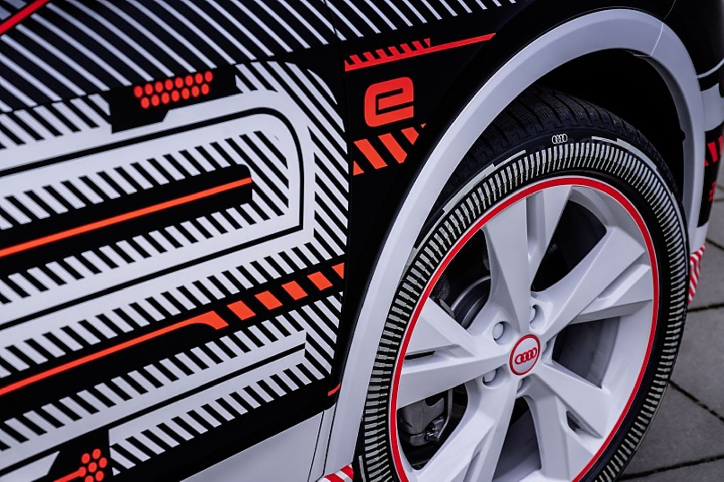 Beim Quattro hat die vordere E-Maschine rund 75 kW / 102 PS