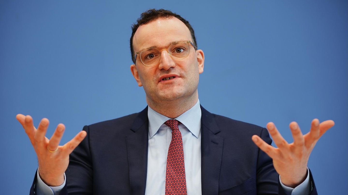 Jens Spahn bei einer Pressekonferenz