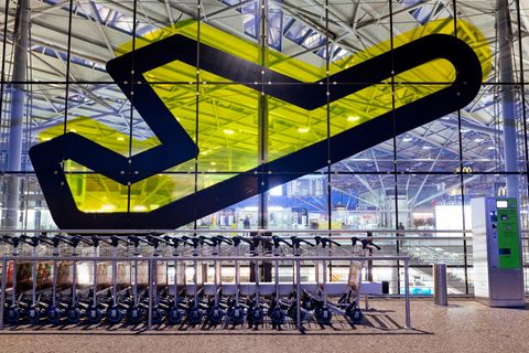 Vorkasse bei Reisen: Bei Flügen werden 100 Prozent des Flugpreises im Voraus verlangt, bei Pauschalreisen sind es zwischen 20 und 40 Prozent.