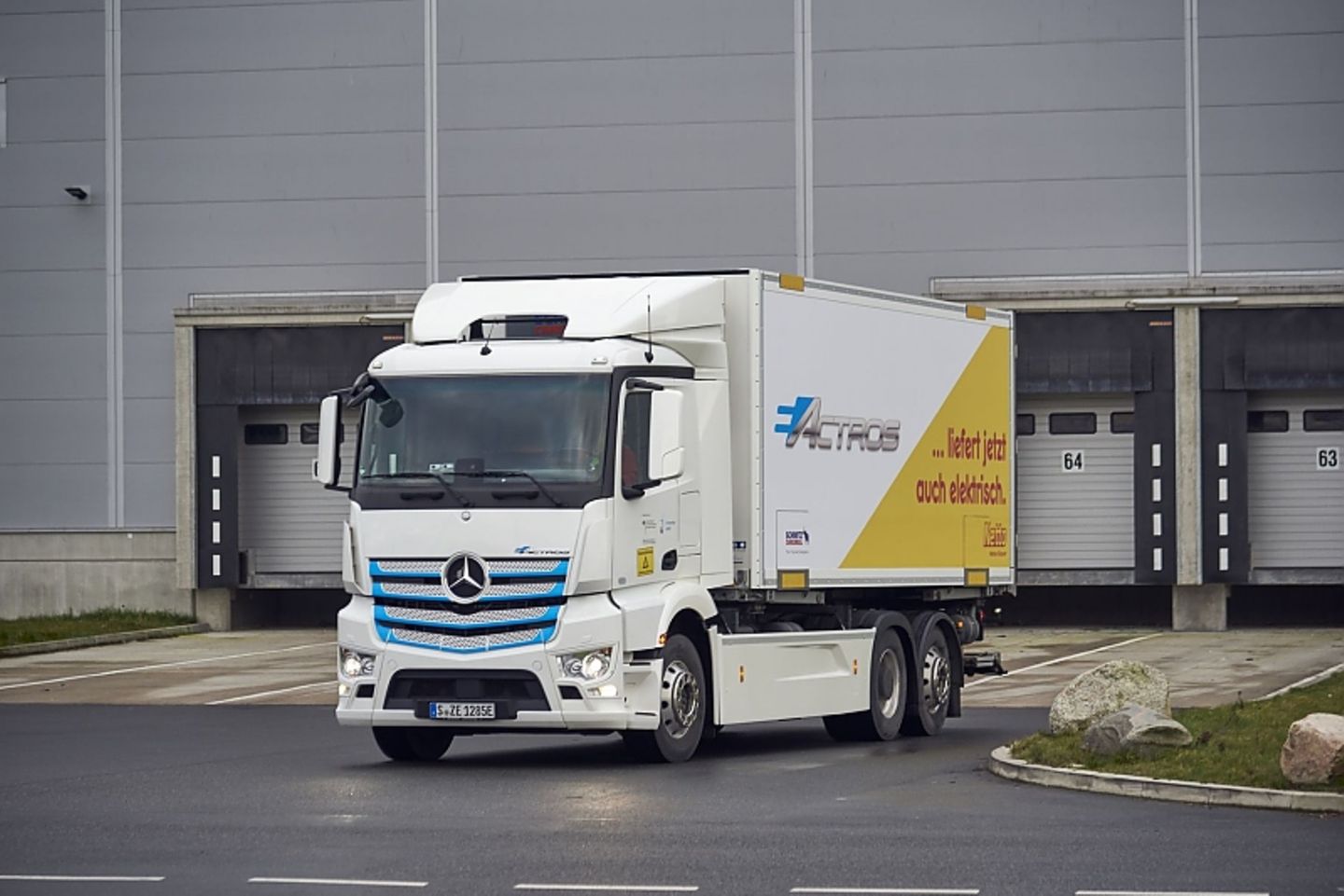 Mercedes Benz eActros im Praxiseinsatz bei Netto