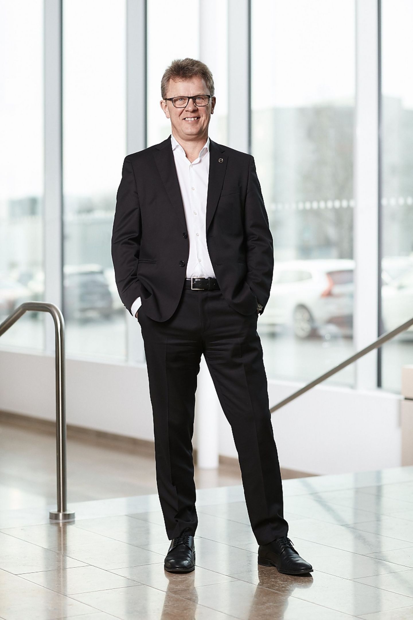 Roger Alm President Volvo Trucks ist überzeugt, dass eine verstärkte Nutzung von Elektrofahrzeugen für den regionalen Gütertransport zu erheblichen Klimaverbesserungen führt, sofern der Strom nicht aus fossilen Energiequellen stammt Roger Alm President Volvo Trucks ist überzeugt, dass eine verstärkte Nutzung von Elektrofahrzeugen für den regionalen Gütertrans