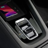 Die induktive Ladeschale erfüllt ihre Aufgabe zuverlässig