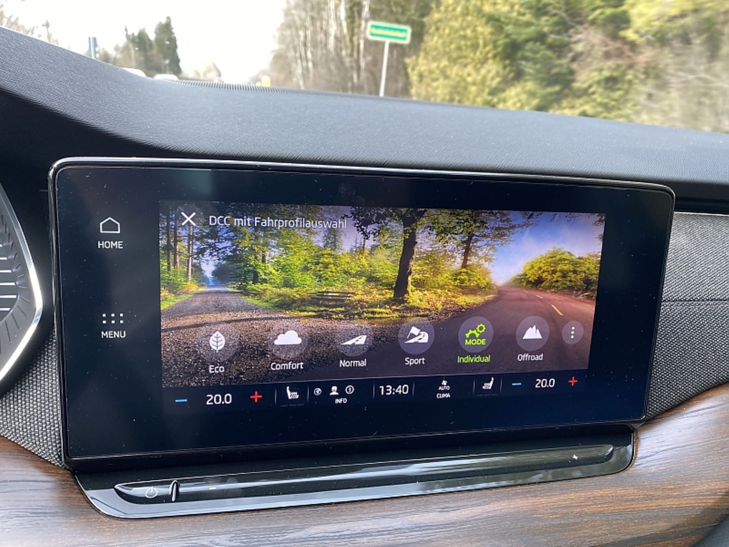Die Fahrprogramme lassen sich über den 10 Zoll Touchscreen auswählen