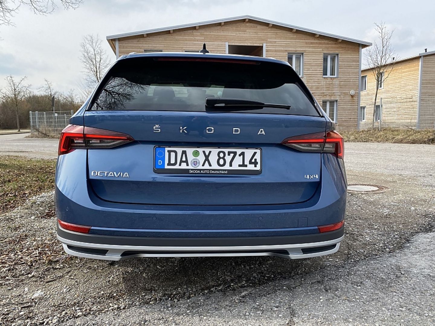 Aufgrund der Front- und der Heckschürze ist der Skoda Octavia Scout gut einen Zentimeter länger als der Octavia Combi