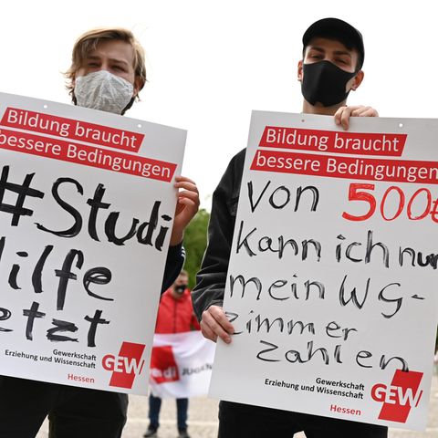 Finanzielle Notlage: Wenn der Nebenjob wegen einer Pandemie wegfällt: Studierende fordern mehr Unterstützung