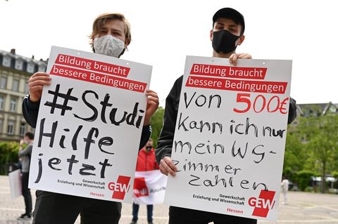 Finanzielle Notlage: Wenn der Nebenjob wegen einer Pandemie wegfällt: Studierende fordern mehr Unterstützung