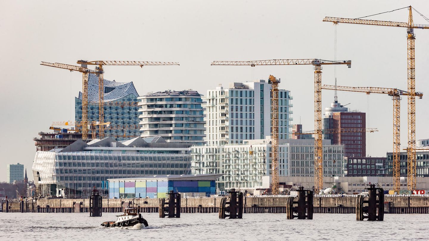 Wird mehr als nur die Skyline Hamburgs verändern: Die Baustelle des Westfield Überseequartiers in der HafenCity.