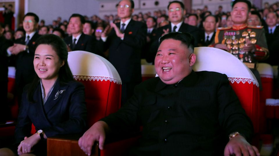 Nordkorea: Eine schrecklich bizarre Familie  – wie sich Kim Jong-un und seine Sippe an der Macht halten