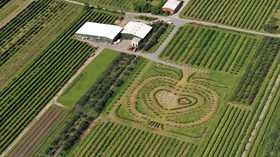 Ausflüge ins Umland: Im Schaugarten des Herzapfelhofes können Gäste 250 verschiedene Apfelsorten begutachten. Im Schaugarten des Herzapfelhofes können Gäste 250 verschiedene Apfelsorten begutachten.