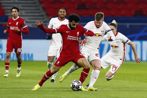 Liverpool gegen Leipzig: Mo Salah im Zweikampf mit Dani Olmo