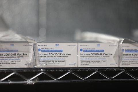 Eingeschweißte Packungen des Impfstoff von Johnson & Johnson gegen SARS-CoV-2