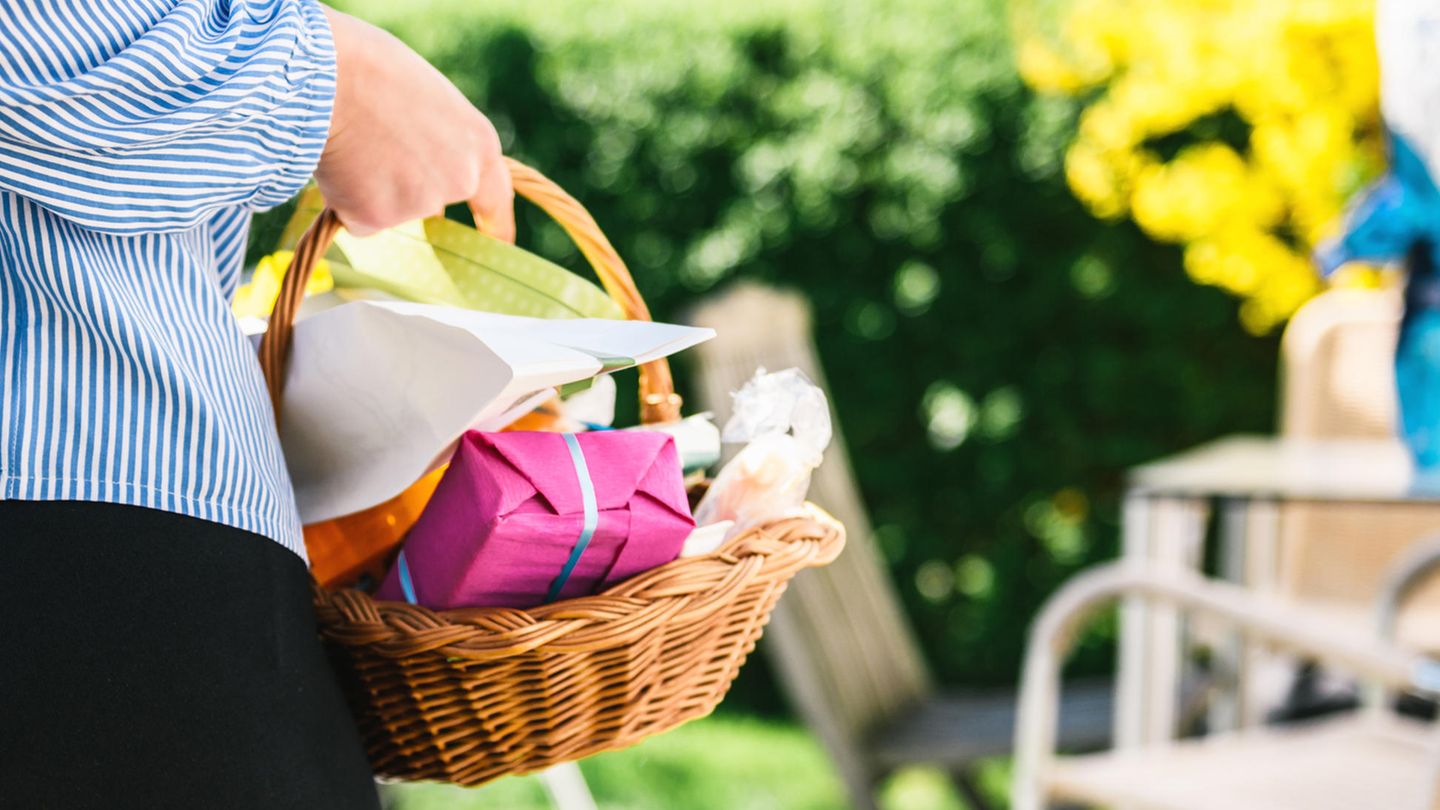 Ostergeschenke für die (Schwieger-)Eltern: Hier finden Sie Inspiration für elf Mitbringsel und Präsente