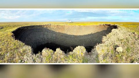 Erdloch in Sibirien: Forscher untersuchen 40-Meter-Krater