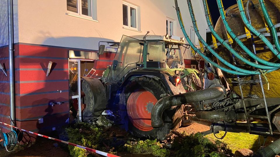 Nachrichten aus Deutschland : Unfall in Hoßkirch Nachrichten aus Deutschland : Unfall in Hoßkirch