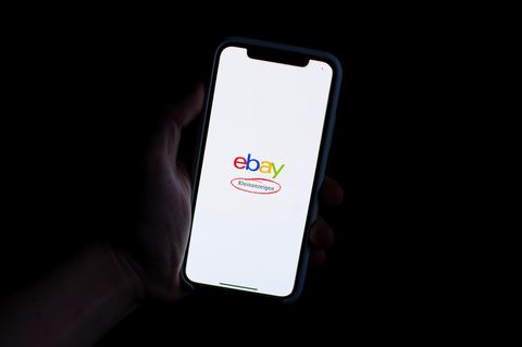 Ebay-Kleinanzeigen App auf einem Smartphone.