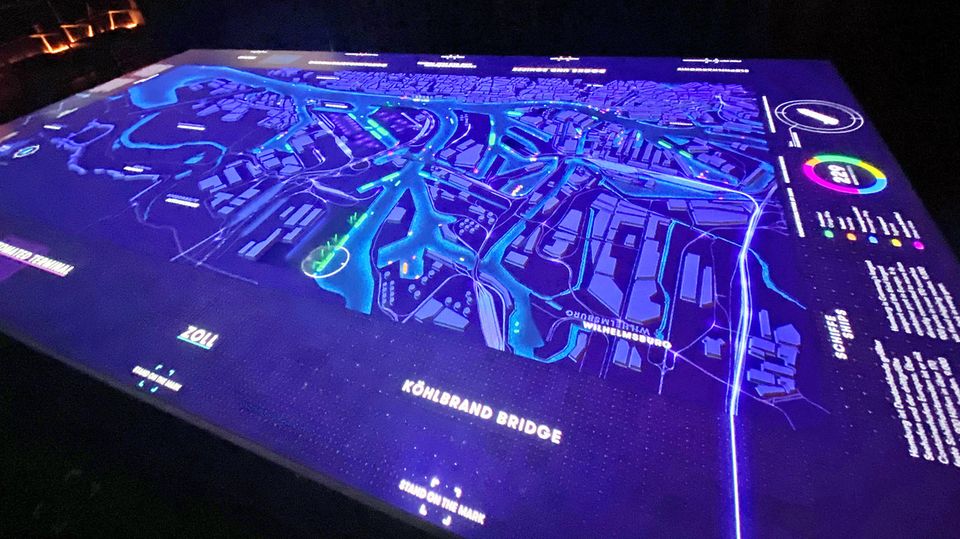 Virtuelles Reisen: Das 3D-Hafenmodell zeigt die Hamburger Schiffsbewegungen in Echtzeit. Das 3D-Hafenmodell zeigt die Hamburger Schiffsbewegungen in Echtzeit.