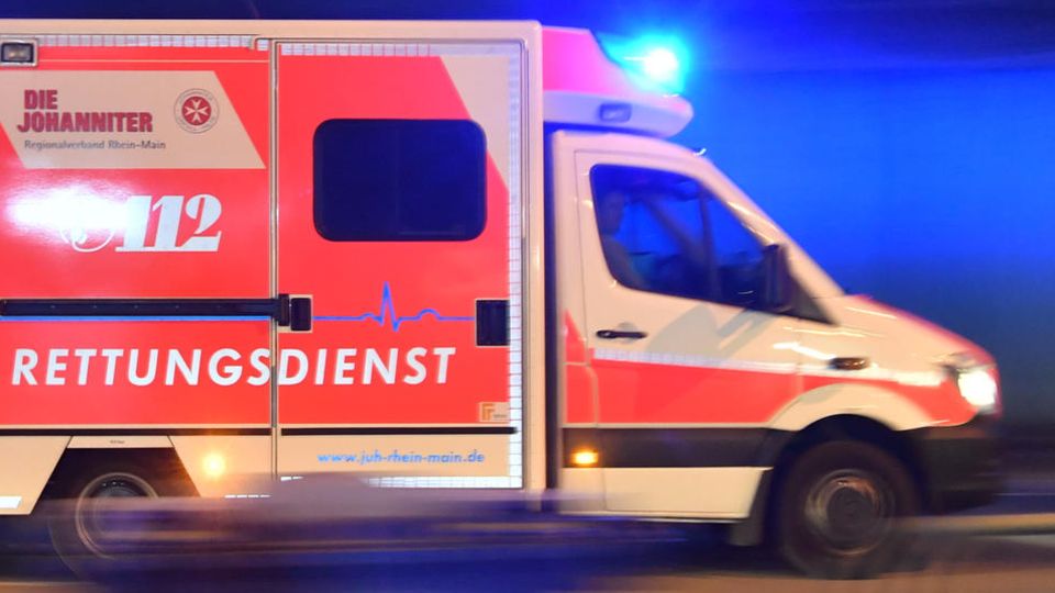 RTW-Fahrer empört sich über Corona-Rebellen