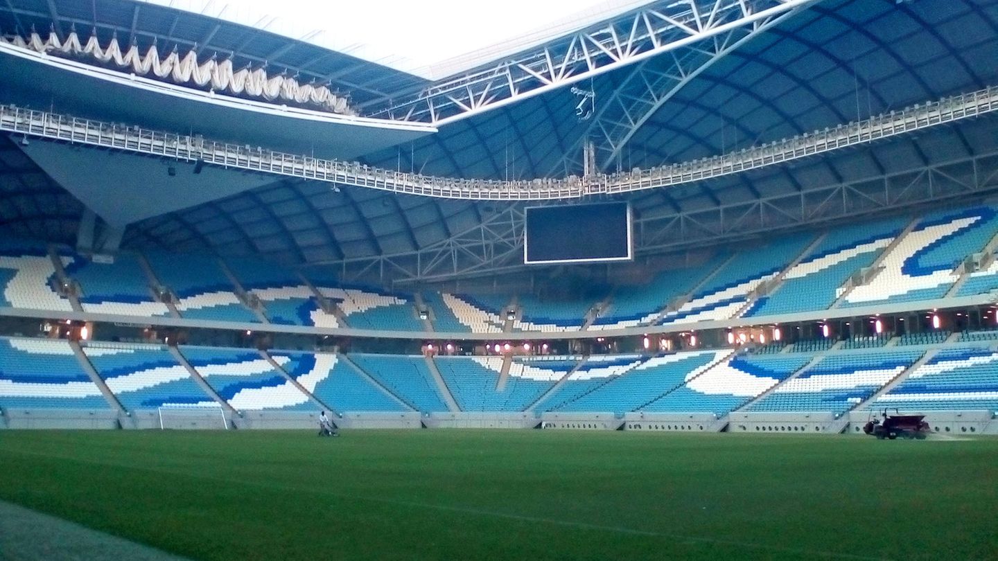 Das Al Janoub Stadium in Katar, 17 Kilometer von Doha entfernt, ist eines der WM-Stadien und hat aktuell einen Rasen