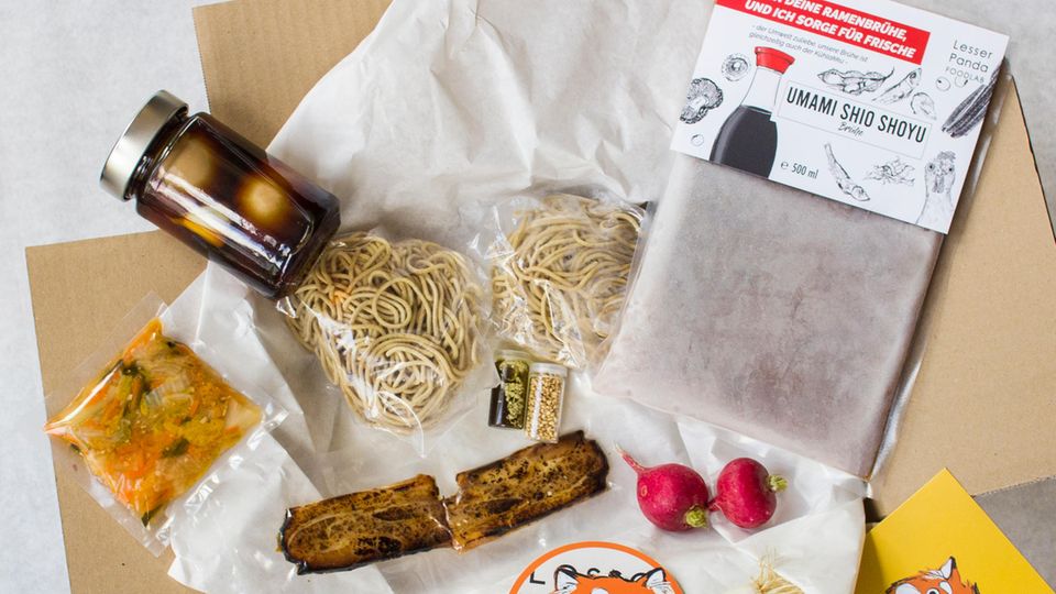Gastronomie ohne Tourismus: Erfolgspaket von Lesser Panda: Die Ramen-Kochbox mit allen Zutaten für Zuhause Erfolgspaket von Lesser Panda: Die Ramen-Kochbox mit allen Zutaten für Zuhause