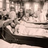 In den überfüllten Cholera-Baracken in Eppendorf liegen die Patienten dicht gedrängt beieinander.