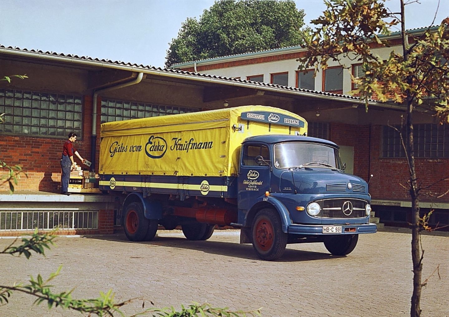 Mercedes Benz L 322 später L 1113