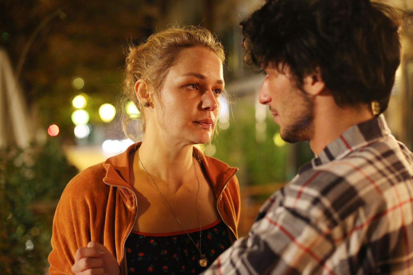 Schauspielerin: Zwei Jahre später wirkte Heyer in dem Ensemblefilm "Willkommen bei Habib " mit, der auf den Hofer Filmtagen uraufgeführt wurde. Die Jury lobte damals, der Film berühre "durch seine warmherzige, lebendige und erfrischende Inszenierung eines hervorragenden Schauspielerensembles" und erzähle mit viel Witz von Heimat und Integration. Zwei Jahre später wirkte Heyer in dem Ensemblefilm "Willkommen bei Habib " mit, der auf den Hofer Filmtagen uraufgeführt wurde. Die Jury lobte damals, der Film berühre "durch seine warmherzige, lebendige und erfrischende Inszenierung eines hervorragenden Schauspielerensembles" und erzähle mit viel Witz von Heimat und Integration.