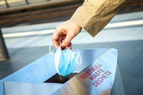 Papiermüll, gelbe Tonne oder Restmüll: Die meisten entsorgen Masken und Handschuhe falsch