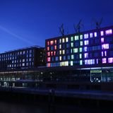 Greenpeace zeigt auch, wo aktuelle Probleme, wie die Verschmutzung der Meere, liegen. Andere Themen, die Greenpeace in ihrer Ausstellung aufbereitet, sind etwa die Textilherstellung, die Lebensmittelindustrie oder die Vernichtung des Regenwaldes.