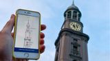 Hamburgs Bekanntestes Wahrzeichen: die Hauptkirche St. Michaelis. Was viele jedoch nicht wissen: Besonders die Tafeln zum Gedenken an die gefallenen Soldaten in Deutsch-Südwestafrika im Inneren der St. Michaelis-Kirche sind stark umstritten.