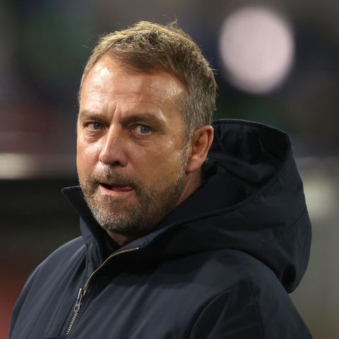 Hansi Flick bei der Pressekonferenz nach dem Lazio-Spiel