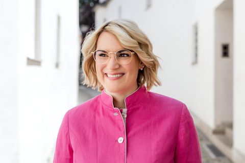 Ein Porträt der Augsburger Oberbürgermeisterin Eva Weber