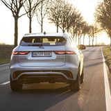 Trotz adaptiver Dämpfer nähert sich der Jaguar F-Pace P400e dem Fahrkomfort von der strafferen Seite