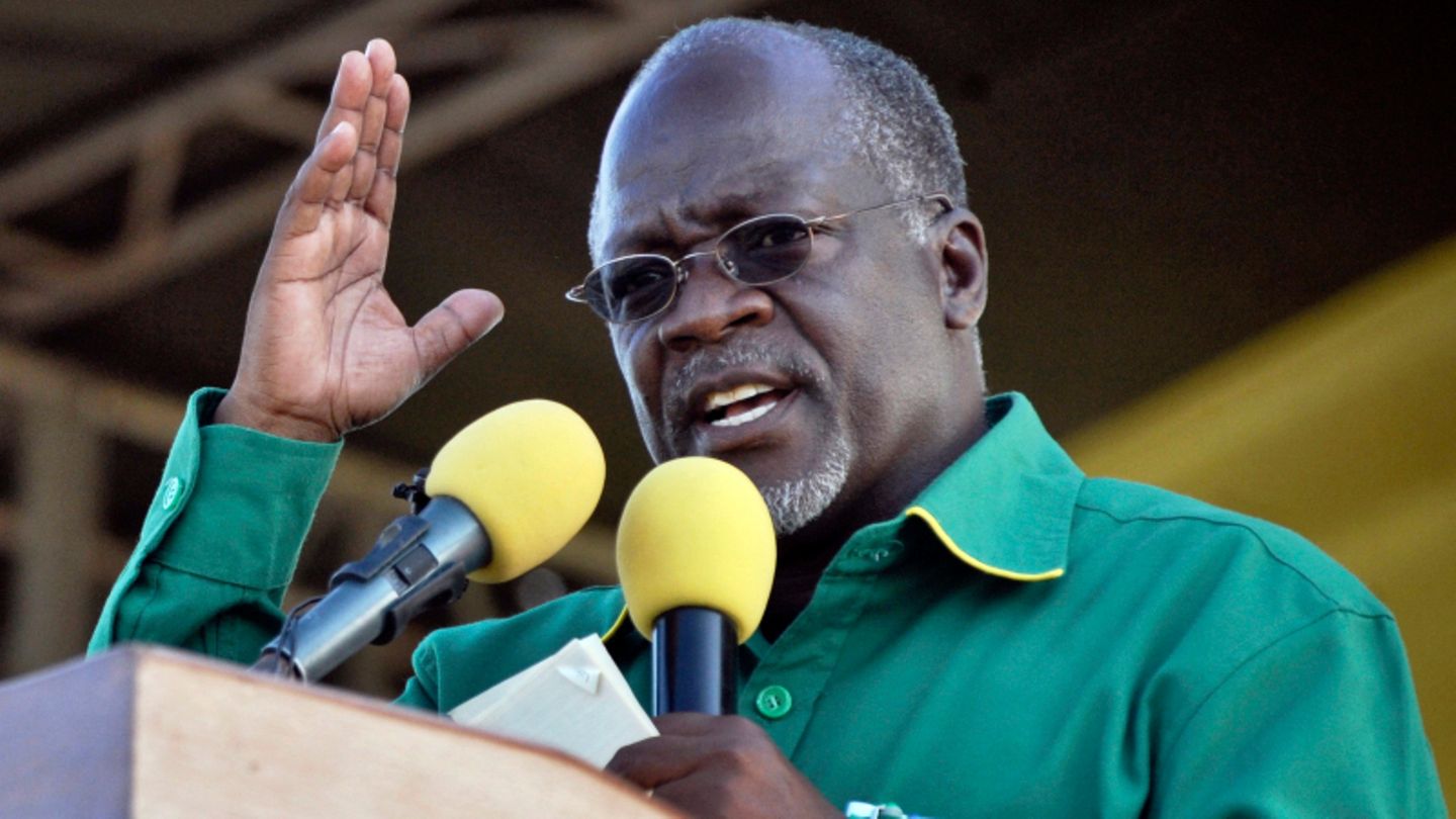 Die längere Abwesenheit in der Öffentlichkeit hatte Spekulationen über eine Covid-19-Erkrankung von John Magufuli befeuert