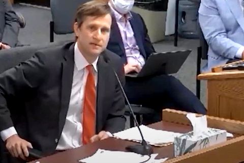 USA: Bewegender Appell eines Vater für Transgender-Tochter wird zum viralen Hit (Video)
