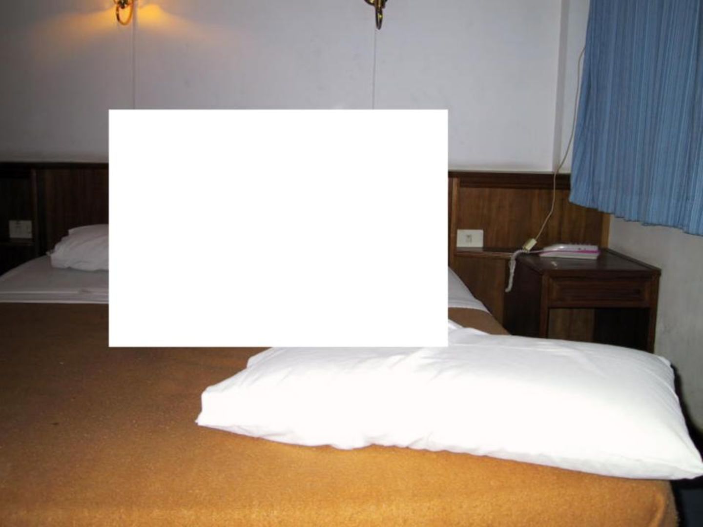 Europol fragt: Können Sie dieses Hotelzimmer – möglicherweise in Südostasien – identifizieren?