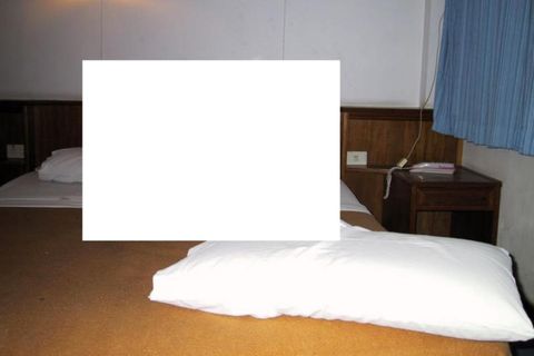 Europol fragt: Können Sie dieses Hotelzimmer – möglicherweise in Südostasien – identifizieren?