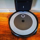 Nachteil: Die Sausgtation ragt in die Höhe und ist auffälliger als eine reine Ladestation. 