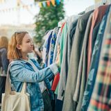 Second Hand einkaufen und trotzdem auf dem neuesten Stand der Modetrends sein: bei Vintage Revivals ist es möglich.