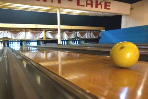Spektakuläres Drohnenvideo aus Bowlingbahn begeistert Millionen